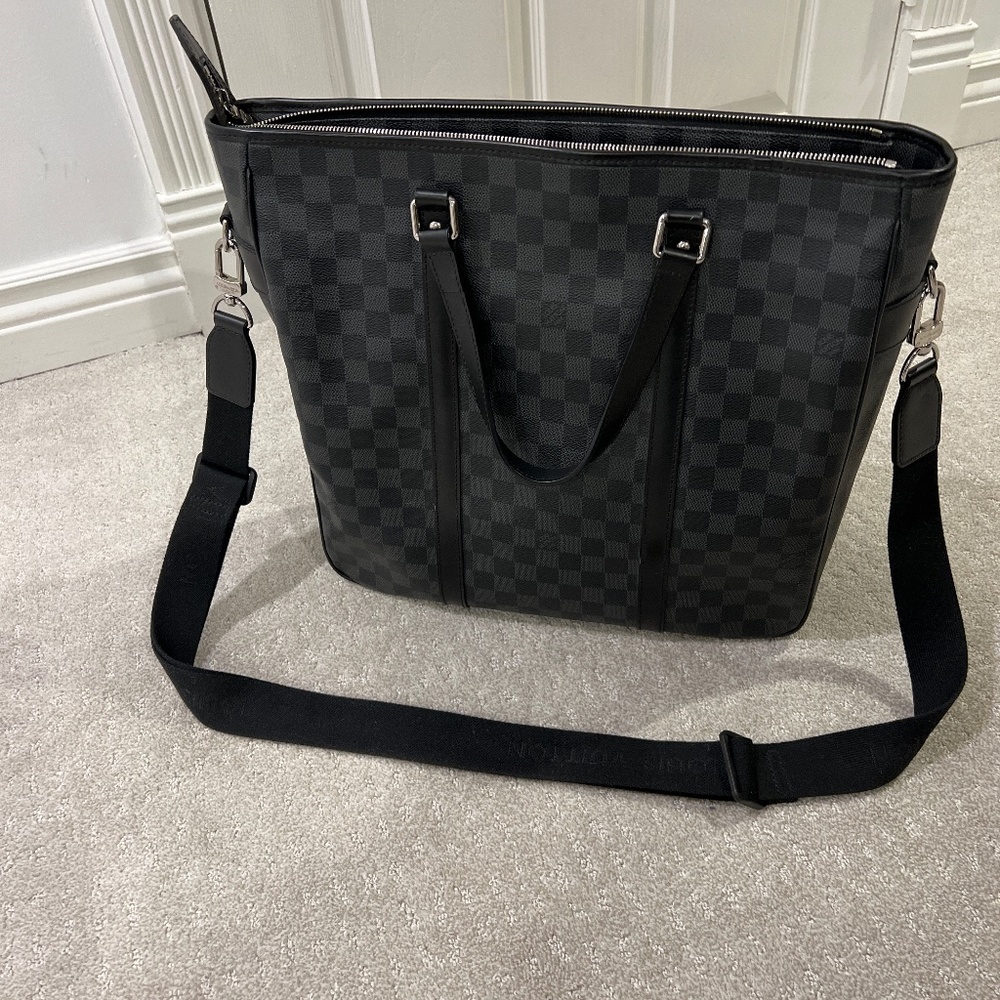 Amazing Louis Vuitton Tote - Mint condition